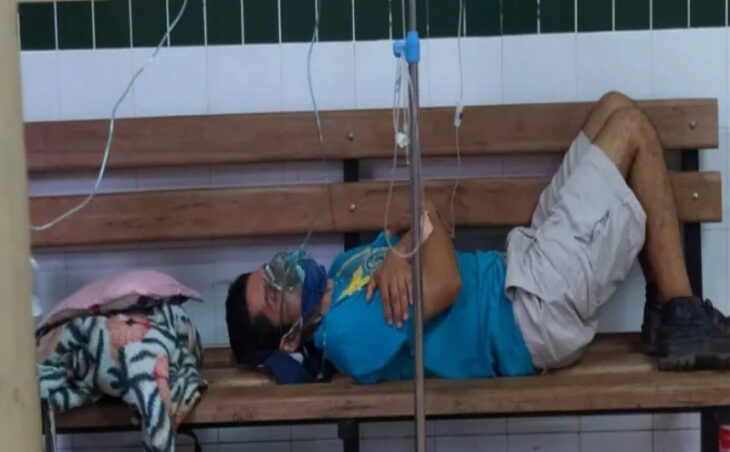  Colapso sanitario en Paraguay: por falta de camas, ubican a pacientes en bancos