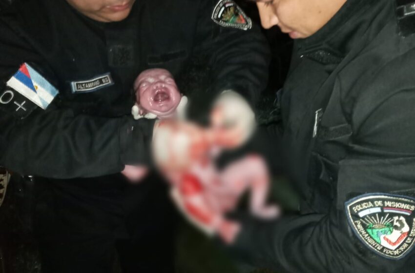 Policías “parteros” le dieron la bienvenida a un bebé, quien nació en una patrulla de Pozo Azul