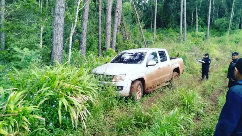  Secuestraron una camioneta robada en Brasil: Estaba abandonada en un pinar en Santiago de Liniers