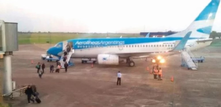  Un avión aterrizó sin coordenadas por una falla energética en el aeropuerto correntino