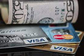  Dólar tarjeta: se suma un 25% más de percepción impositiva para quienes gasten desde 300 dólares con tarjeta de crédito