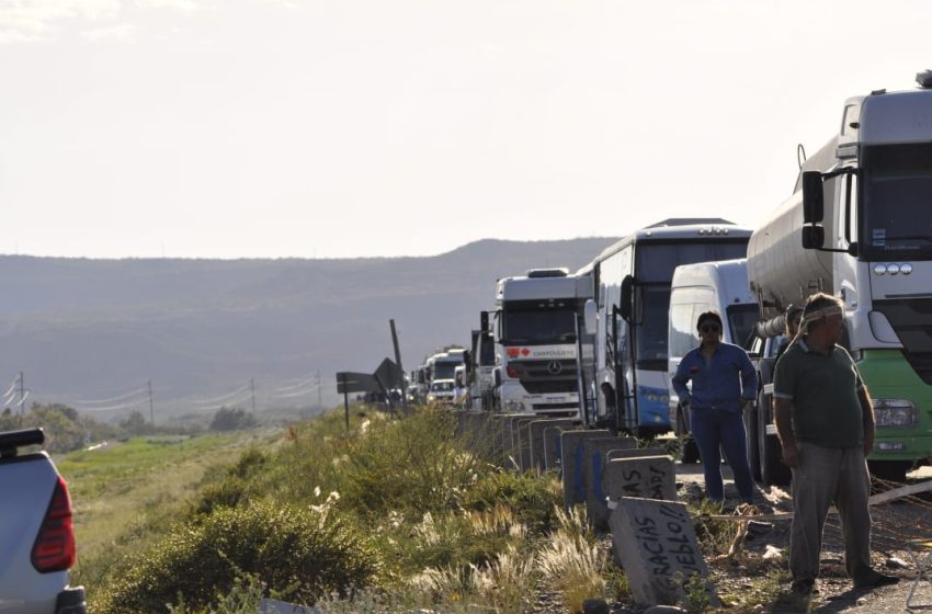  Tras acuerdo con los manifestantes se levantarían los cortes de rutas en el acceso a Añelo