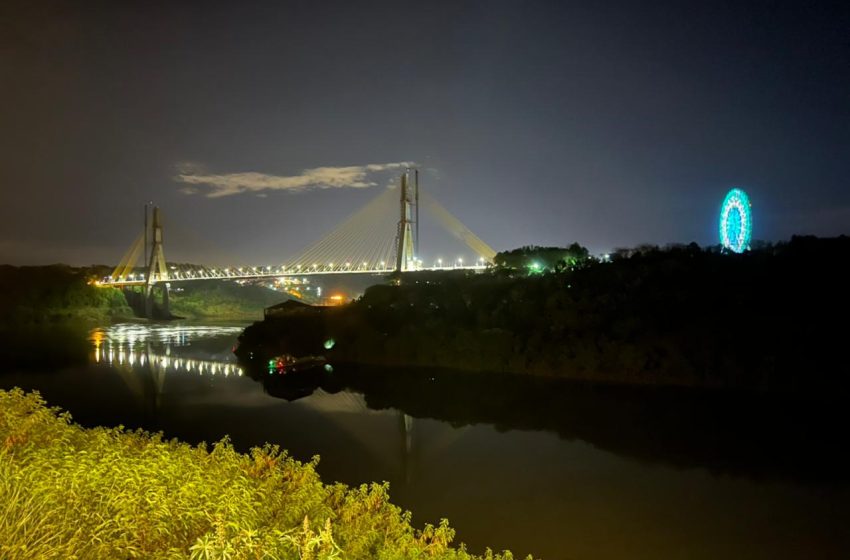  Puente de la Integración Iluminado: Así se aprecia desde Puerto Iguazú