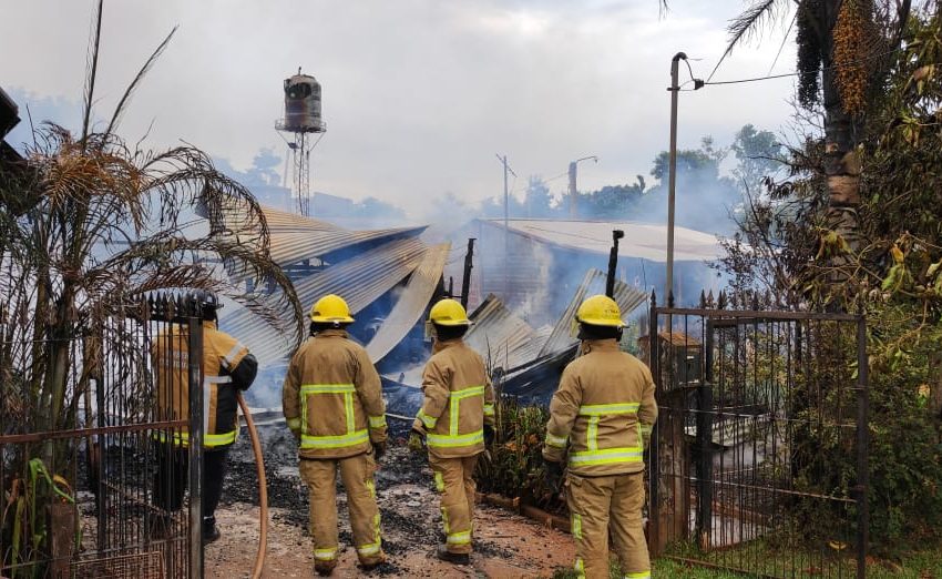  Incendio de viviendas en barrio Altos del Paraná