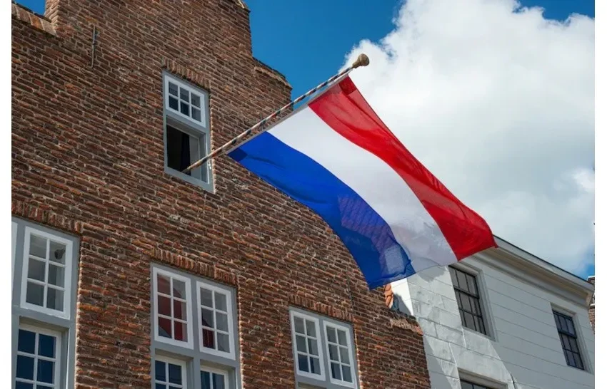  Por qué Holanda ahora se llama Países Bajos