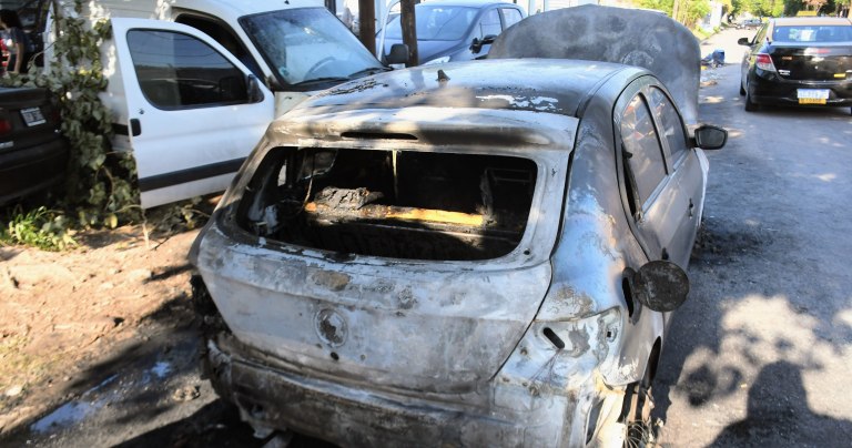  La violencia no cesa en Rosario: incendiaron una comisaría y dañaron varios vehículos