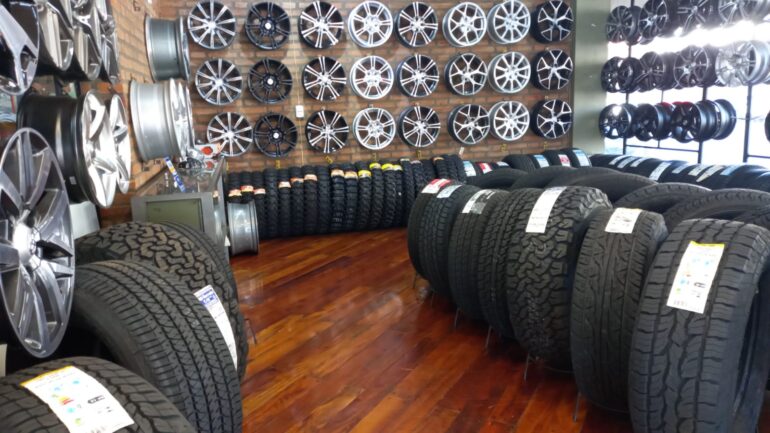  Empresarios piden al Estado frenar el comercio ilegal de neumáticos