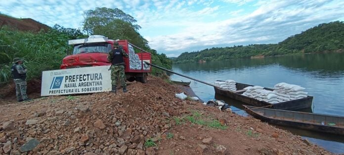  El Soberbio | Incautaron un cargamento con más de 16 toneladas de granos en la costa del río Uruguay