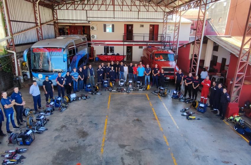  El Cuartel de Bomberos Voluntarios de Iguazú fue nexo para la entrega de 14 equipos hidráulicos de rescate vehicular