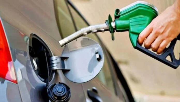  Aumentos en combustibles: el Gobierno nacional acordó con petroleras subas del 4% mensual hasta agosto