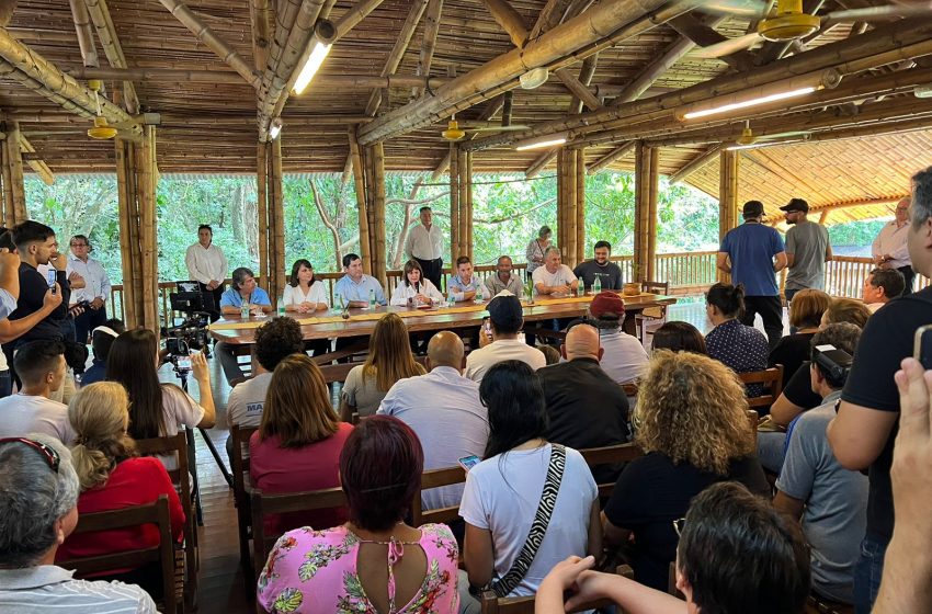  La candidata a presidente del frente Juntos por el Cambio, Patricia Bullrich, visitó la ciudad de Iguazú en apoyo a los candidatos a Intendente de esa fuerza política