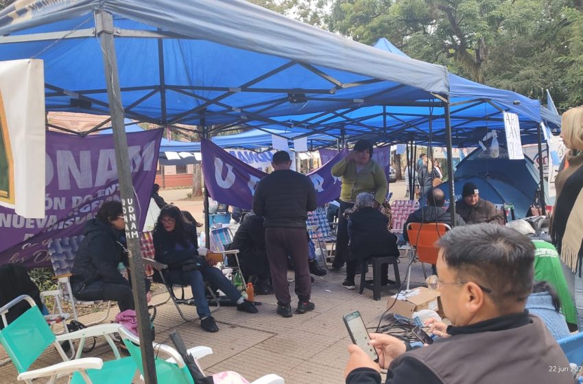  Gran adhesión de docentes de Iguazú por el paro nacional