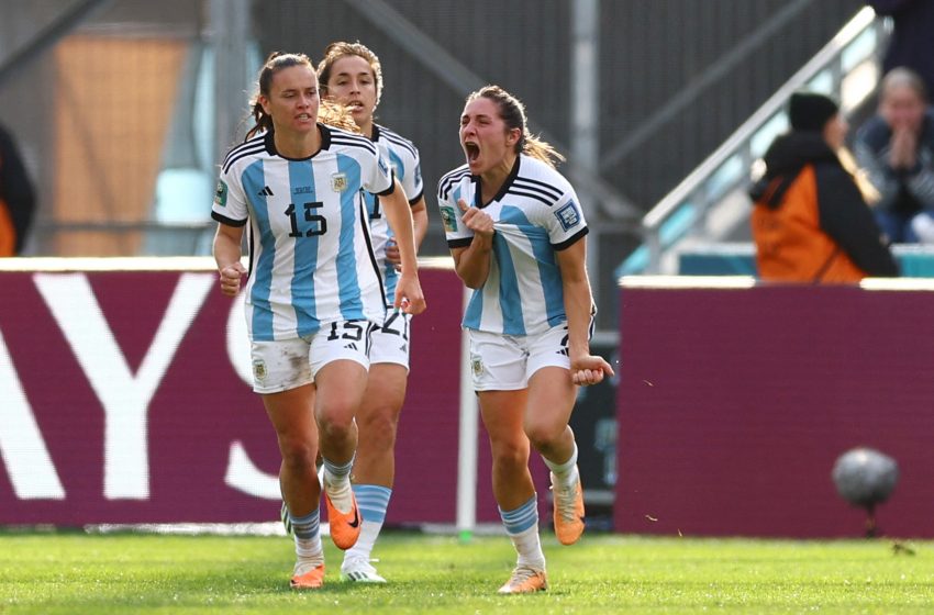  Mundial femenino: Argentina se hizo fuerte, lo remontó y sacó un empate ante Sudáfrica