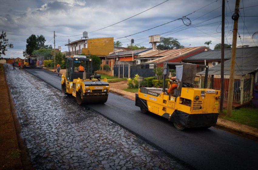  «El objetivo es llegar a 1000 cuadras asfaltadas en esta primera etapa», expresó el Subsecretario de Asuntos Barriales de Iguazú