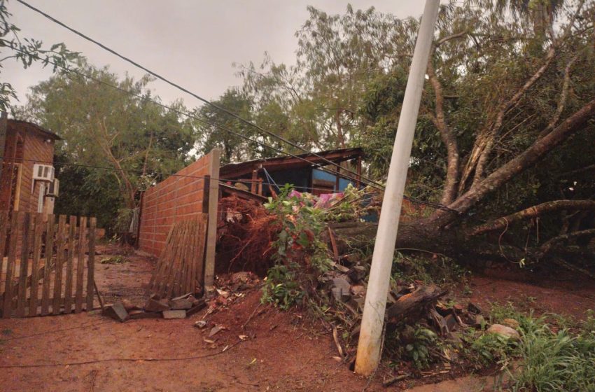  Algunos barrios de Pto. Iguazú fueron afectados por el temporal registrado ayer