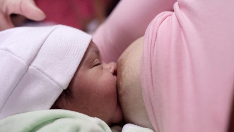  Sostienen que “la lactancia materna es la primera vacuna”