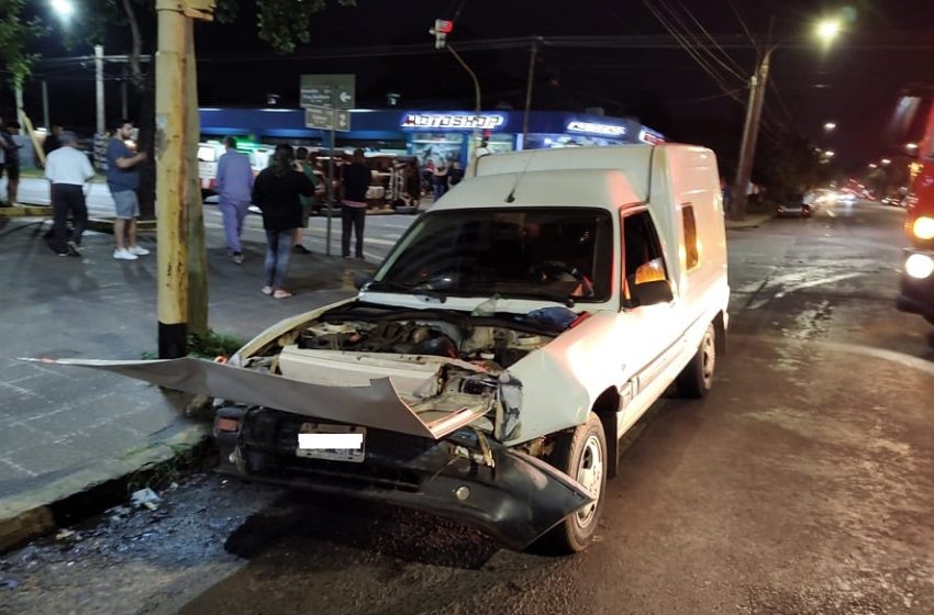 Choque entre ambulancia y utilitario dejó dos heridos en Posadas