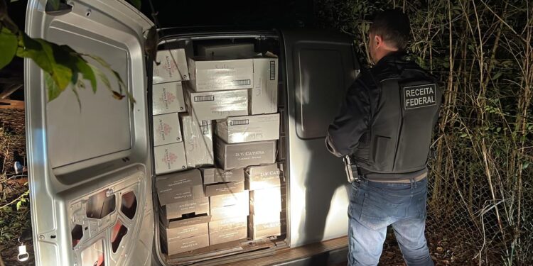  Vehículo con contrabando de vinos argentinos es interceptado en Foz do Iguaçu
