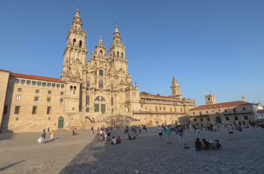  La Catedral de Santiago de Compostela: Un lugar de peregrinación e historia