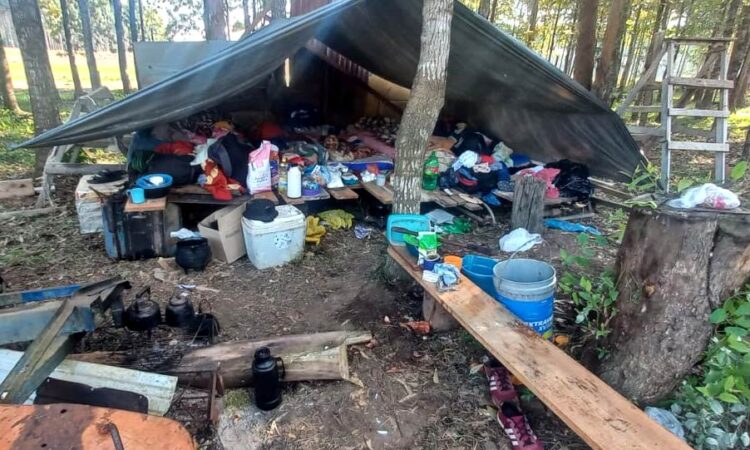  En un establecimiento de Ituzaingó detectaron a 40 trabajadores forestales en condiciones inhumanas y con indicios de explotación laboral