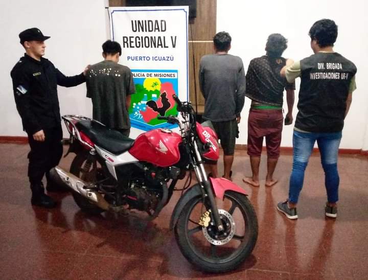  Capturan a tres delincuentes por el robo de motocicletas