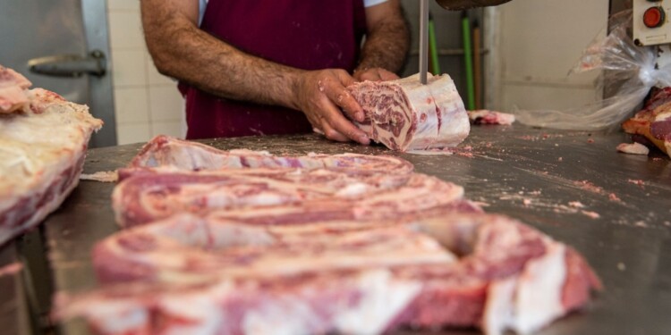  La carne y otros alimentos aceleraron la inflación en la primera semana del mes