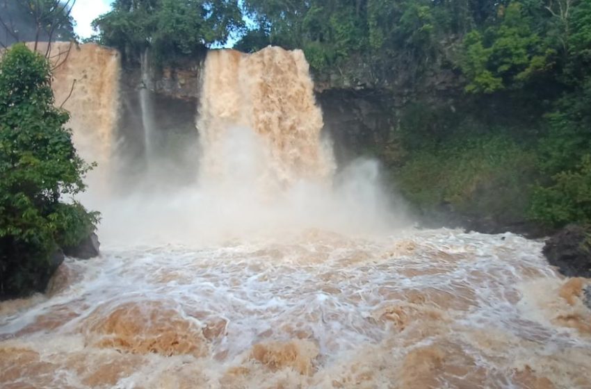  Las Cataratas del Iguazú: Un tesoro natural que fluye en tiempos electorales
