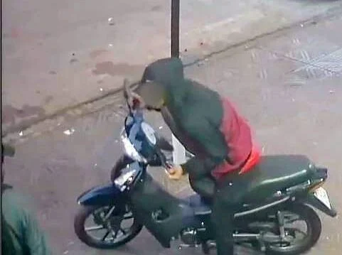  Cayó “Cara Manchada” tras ser filmado robando una motocicleta: investigadores recuperaron lo sustraído