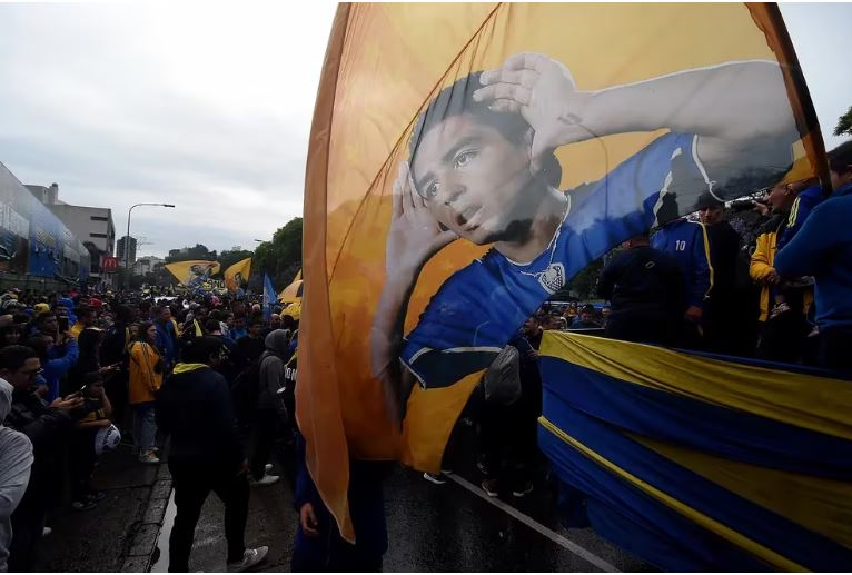  Riquelme habló ante los hinchas de Boca que hicieron un banderazo para pedir elecciones: “No podemos dejar que nos intervengan el club”