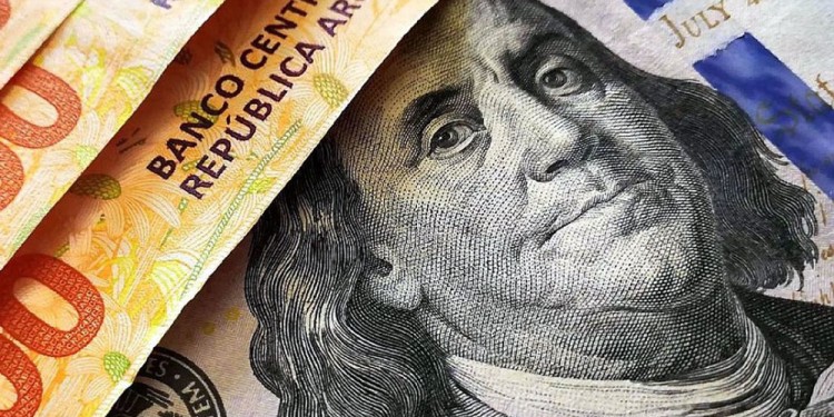 El dólar blue inició la “era Milei” a 1.000 pesos