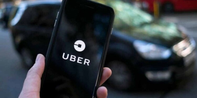  Por presión de los taxistas, endurecen las multas contra Uber en Posadas