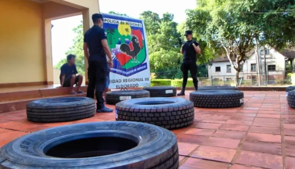  Eldorado: secuestraron un vehículo cargado con neumáticos de contrabando