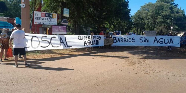  Tras la protesta de ayer por la falta de agua, camiones cisterna recorrieron Candelaria