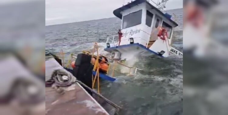  Remolcador de barcazas paraguayo se hundió cerca de la Represa Yacyretá
