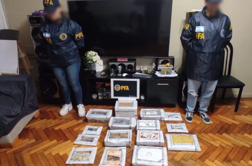 Desarticulan banda criminal dedicada al comercio ilegal de celulares