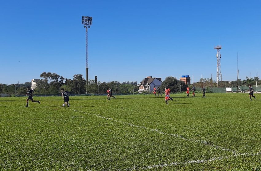  Se puso en marcha la 1era fecha del Torneo de Fútbol Infantil en Pto. Iguazú