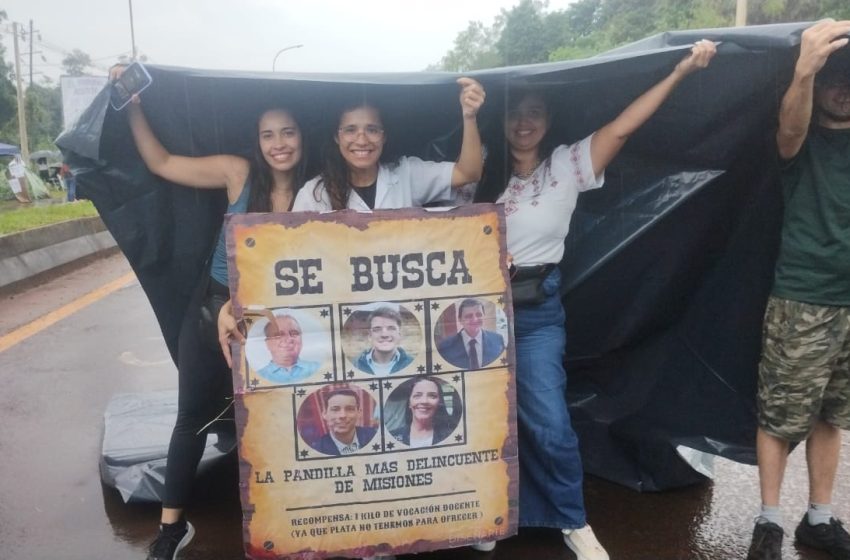  Corte total de la Ruta 12 en el ingreso a Iguazú por empleados públicos provinciales