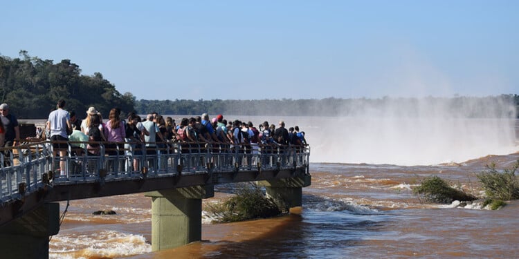  Cataratas del Iguazú: Durante el fin de semana largo ingresaron alrededor de 25.000 visitantes