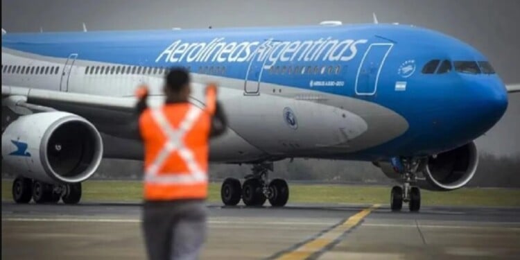  Aerolíneas Argentinas reprograma vuelos internacionales y de cabotaje