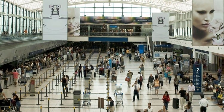  El Ministerio de Salud refuerza controles en aeropuertos argentinos por la viruela símica