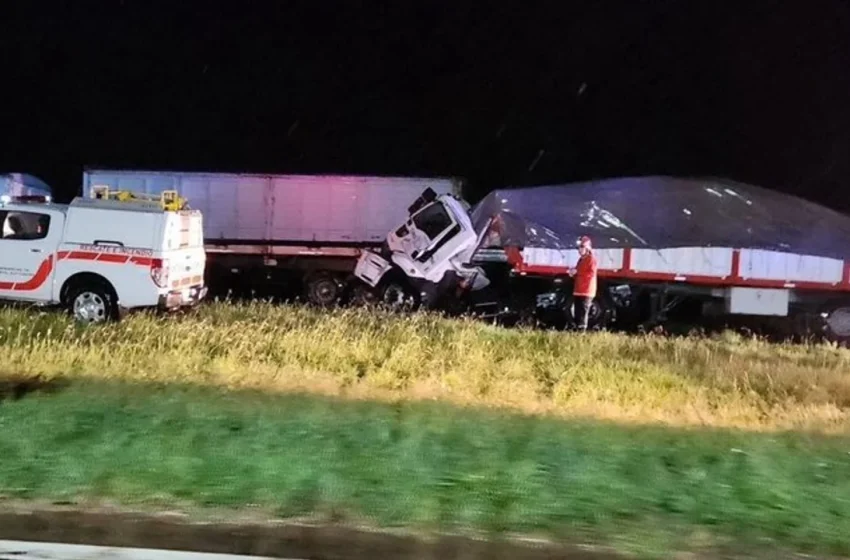  Choque fatal en la autopista Rosario-Córdoba en medio de una fuerte tormenta: un muerto y cuatro heridos graves