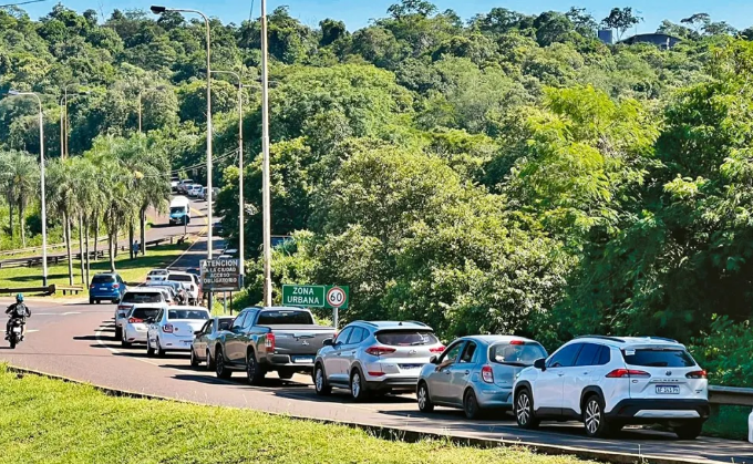  Fronteras al tope, con demoras en Iguazú y medidas especiales en Irigoyen y Rosales