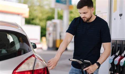  El gobierno Nacional habilitó el autoservicio de combustible