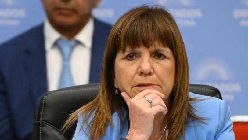  Bullrich acusó a barras y intendentes del PJ de intentar desestabilizar al Gobierno
