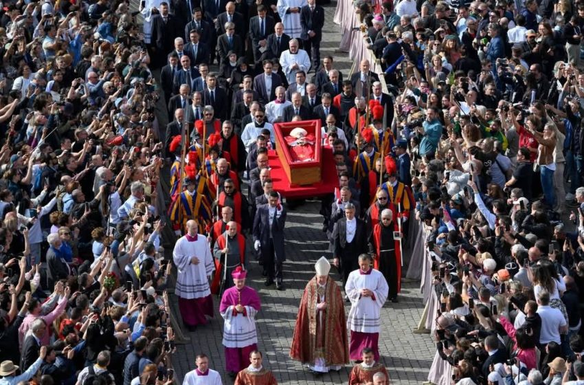  El cuerpo del papa Francisco permanecerá en la basílica de San Pedro durante tres días antes del funeral