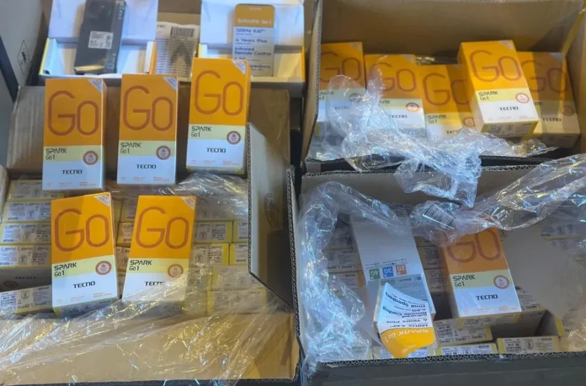  Incautan más de 20.000 celulares de contrabando en un operativo