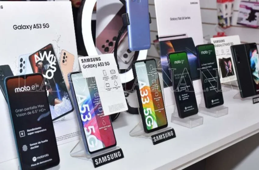  El Gobierno eliminará aranceles para las importaciones de celulares y bajará impuestos a otros productos