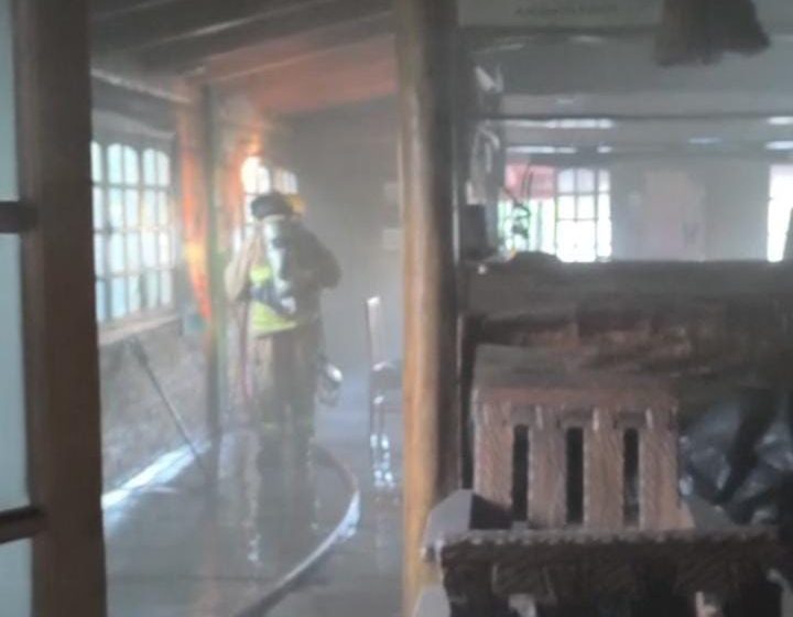  Principio de incendio en un hotel del barrio Villa 14 fue rápidamente controlado