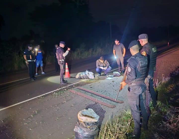 Secuestran más de 20 kilos de marihuana en un operativo nocturno en Andresito 6 Secuestran más de 20 kilos de marihuana en un operativo nocturno en Andresito