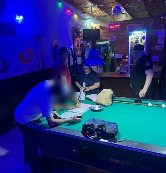 Clausuran bar pool por falta de habilitaciones en avenida República Argentina 6 Clausuran bar pool por falta de habilitaciones en avenida República Argentina